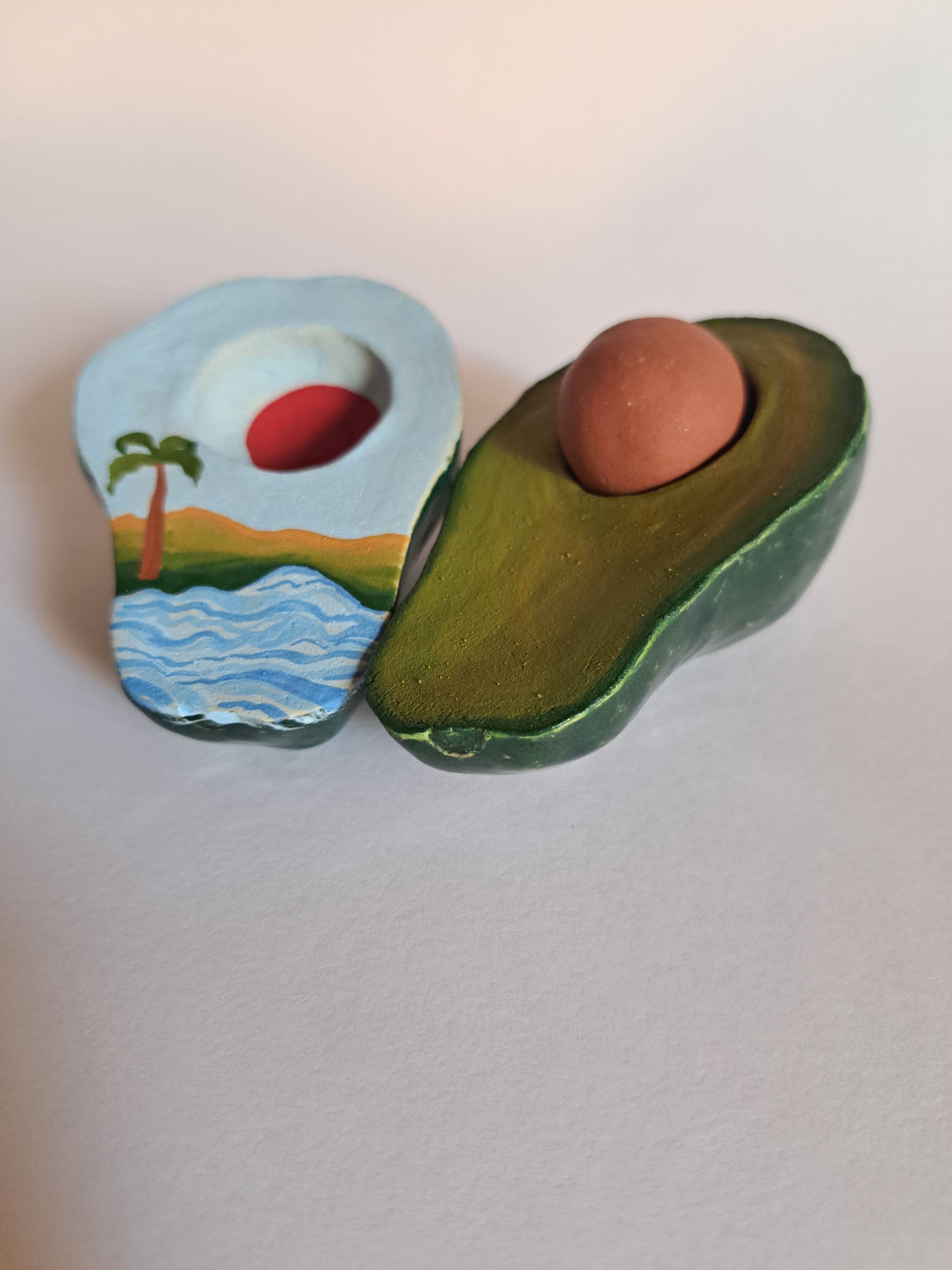 Dentro do abacate // Fernanda Peralta